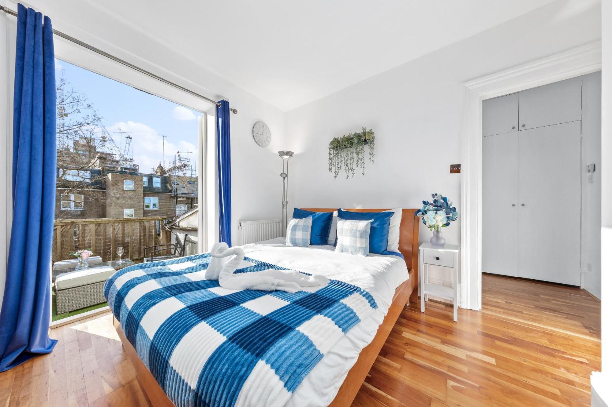 Balcony Blue Theme 1 Bedroom Central London Luxury Flat Near Hyde Park! Accommodates Up To 6! Double Sofa Bed And Next To Station! Exterior foto