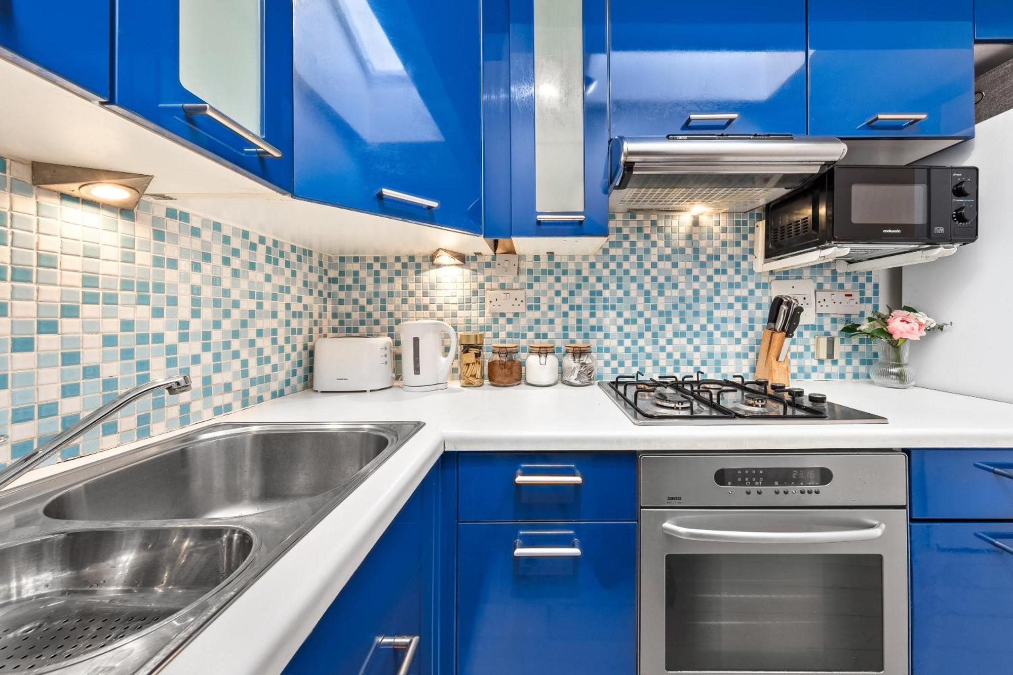 Balcony Blue Theme 1 Bedroom Central London Luxury Flat Near Hyde Park! Accommodates Up To 6! Double Sofa Bed And Next To Station! Exterior foto