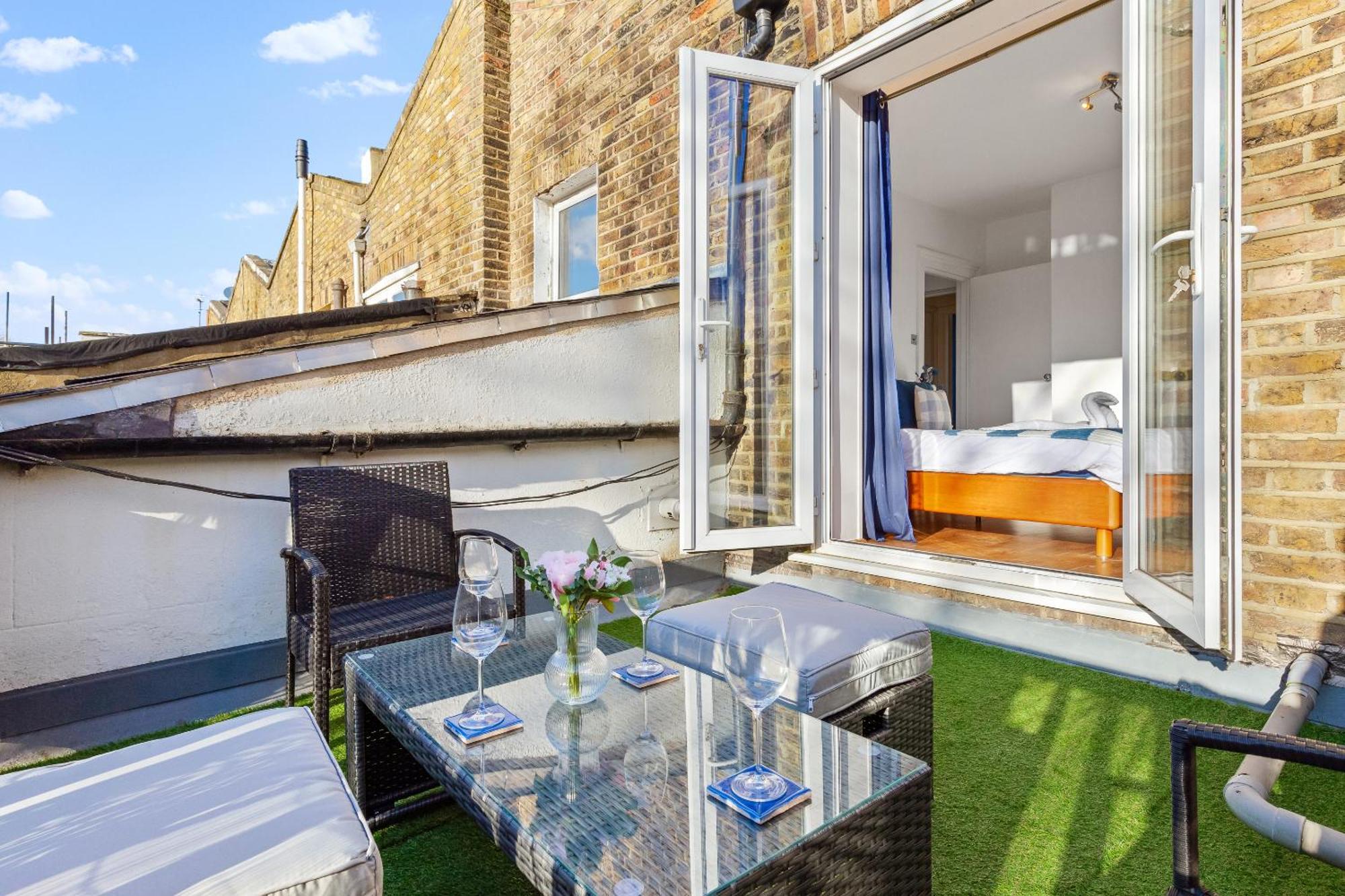 Balcony Blue Theme 1 Bedroom Central London Luxury Flat Near Hyde Park! Accommodates Up To 6! Double Sofa Bed And Next To Station! Exterior foto