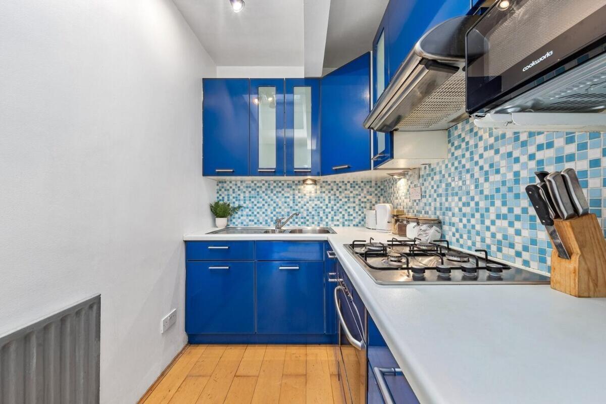 Balcony Blue Theme 1 Bedroom Central London Luxury Flat Near Hyde Park! Accommodates Up To 6! Double Sofa Bed And Next To Station! Exterior foto