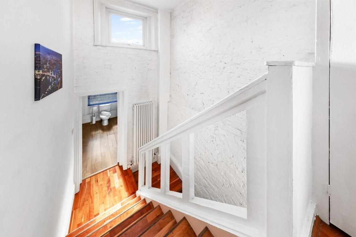 Balcony Blue Theme 1 Bedroom Central London Luxury Flat Near Hyde Park! Accommodates Up To 6! Double Sofa Bed And Next To Station! Exterior foto
