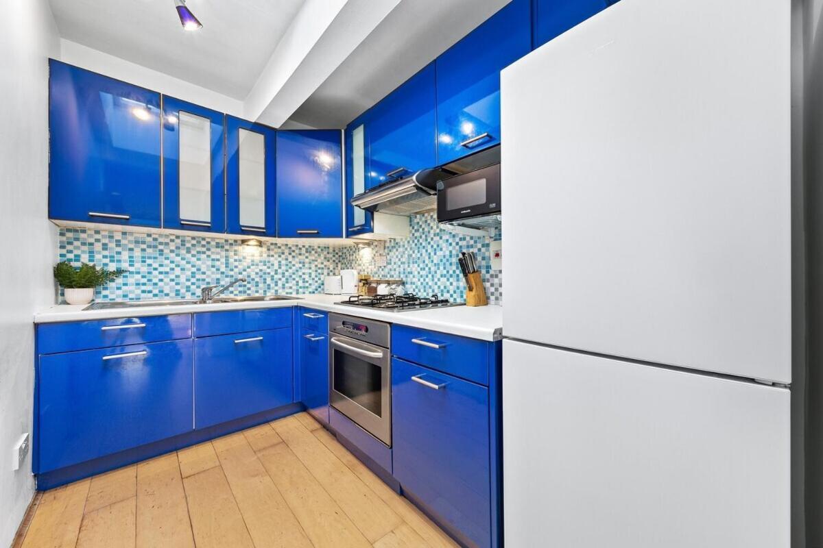 Balcony Blue Theme 1 Bedroom Central London Luxury Flat Near Hyde Park! Accommodates Up To 6! Double Sofa Bed And Next To Station! Exterior foto