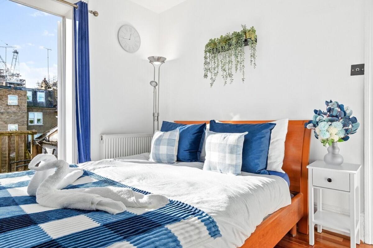 Balcony Blue Theme 1 Bedroom Central London Luxury Flat Near Hyde Park! Accommodates Up To 6! Double Sofa Bed And Next To Station! Exterior foto
