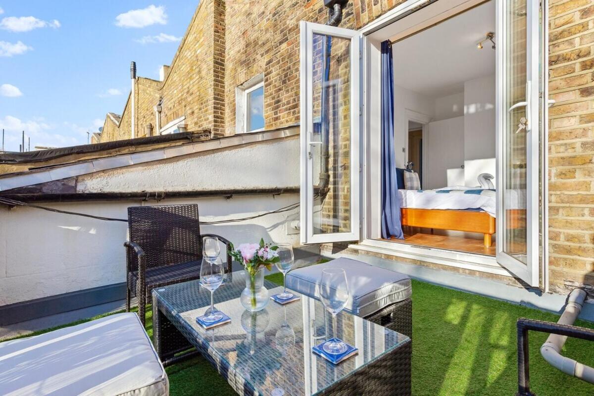 Balcony Blue Theme 1 Bedroom Central London Luxury Flat Near Hyde Park! Accommodates Up To 6! Double Sofa Bed And Next To Station! Exterior foto