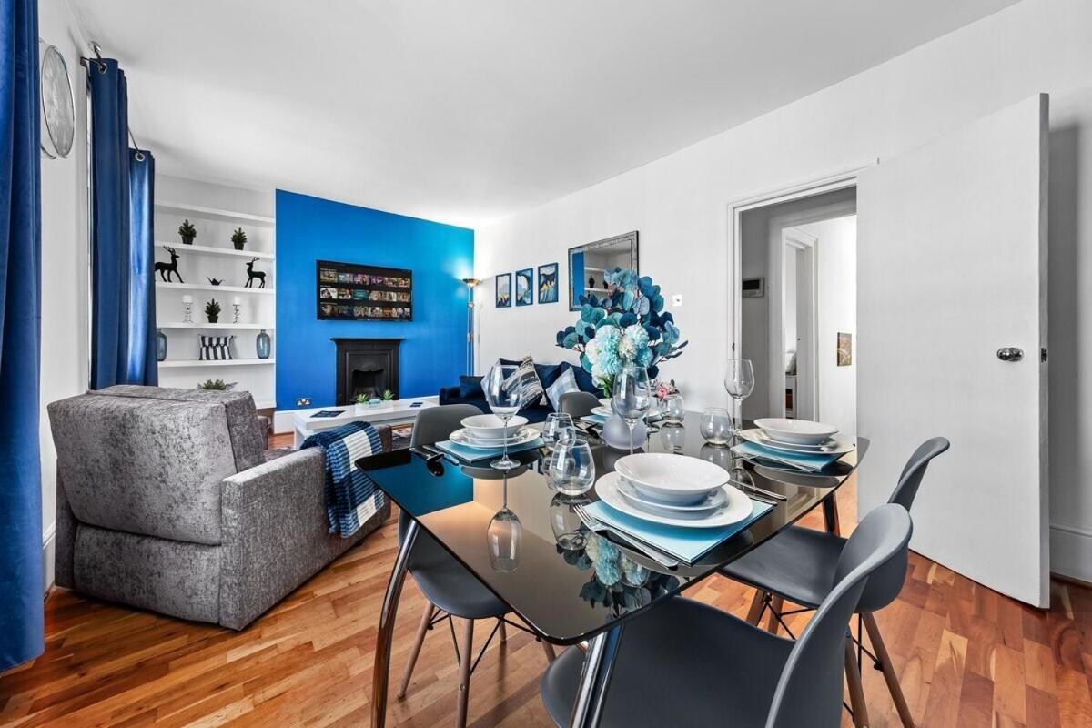 Balcony Blue Theme 1 Bedroom Central London Luxury Flat Near Hyde Park! Accommodates Up To 6! Double Sofa Bed And Next To Station! Exterior foto