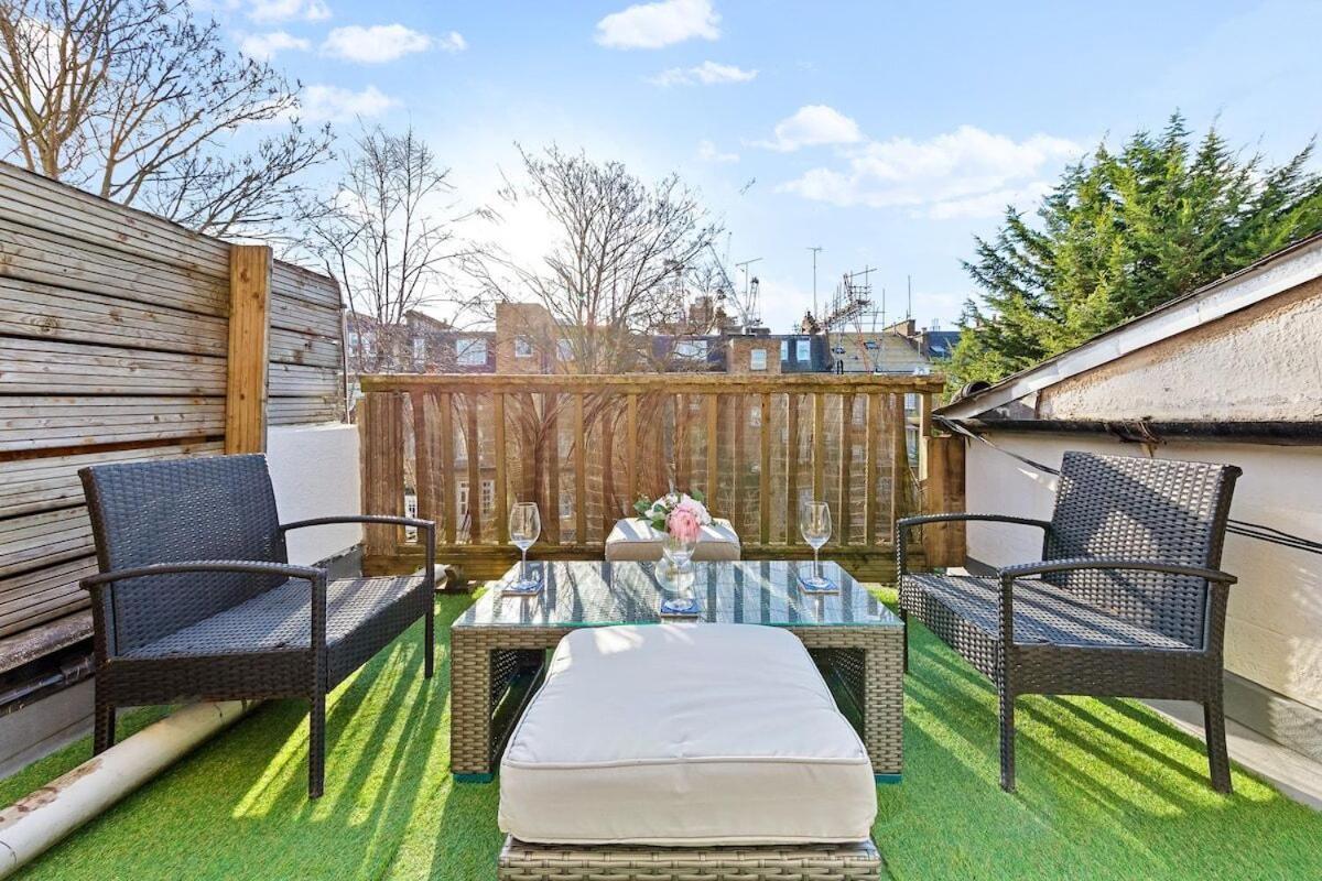 Balcony Blue Theme 1 Bedroom Central London Luxury Flat Near Hyde Park! Accommodates Up To 6! Double Sofa Bed And Next To Station! Exterior foto