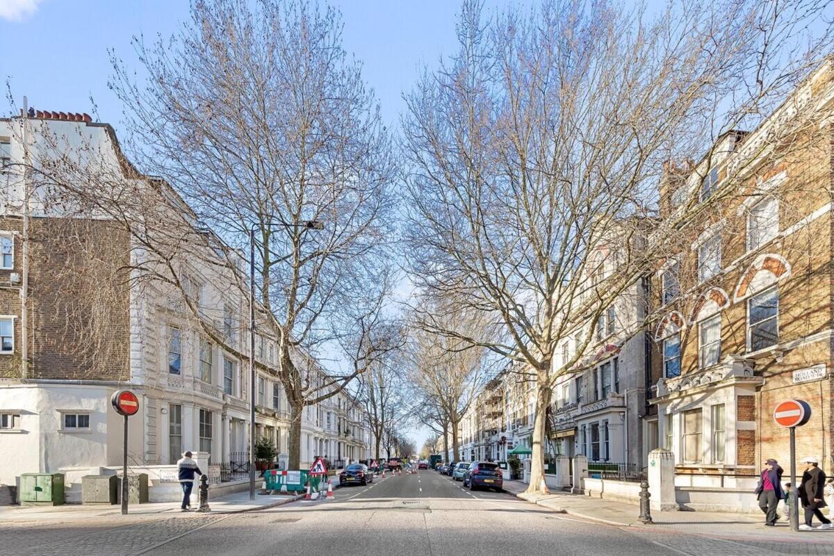 Balcony Blue Theme 1 Bedroom Central London Luxury Flat Near Hyde Park! Accommodates Up To 6! Double Sofa Bed And Next To Station! Exterior foto