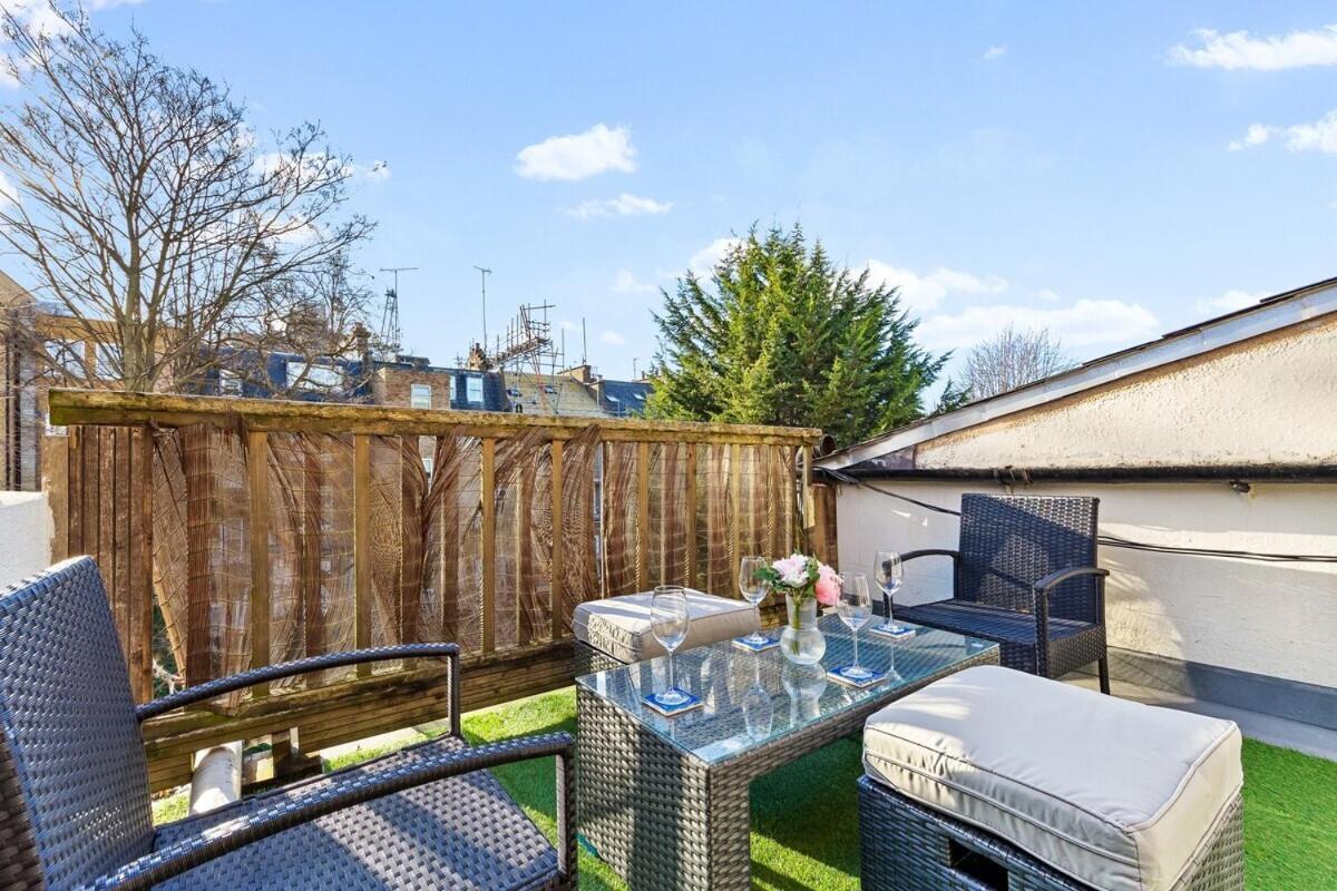 Balcony Blue Theme 1 Bedroom Central London Luxury Flat Near Hyde Park! Accommodates Up To 6! Double Sofa Bed And Next To Station! Exterior foto